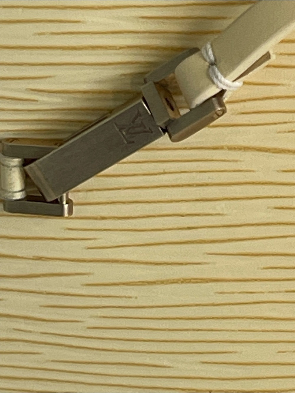 Louis Vuitton anilla Rochelle Belt Bag - Picture 2 of 13